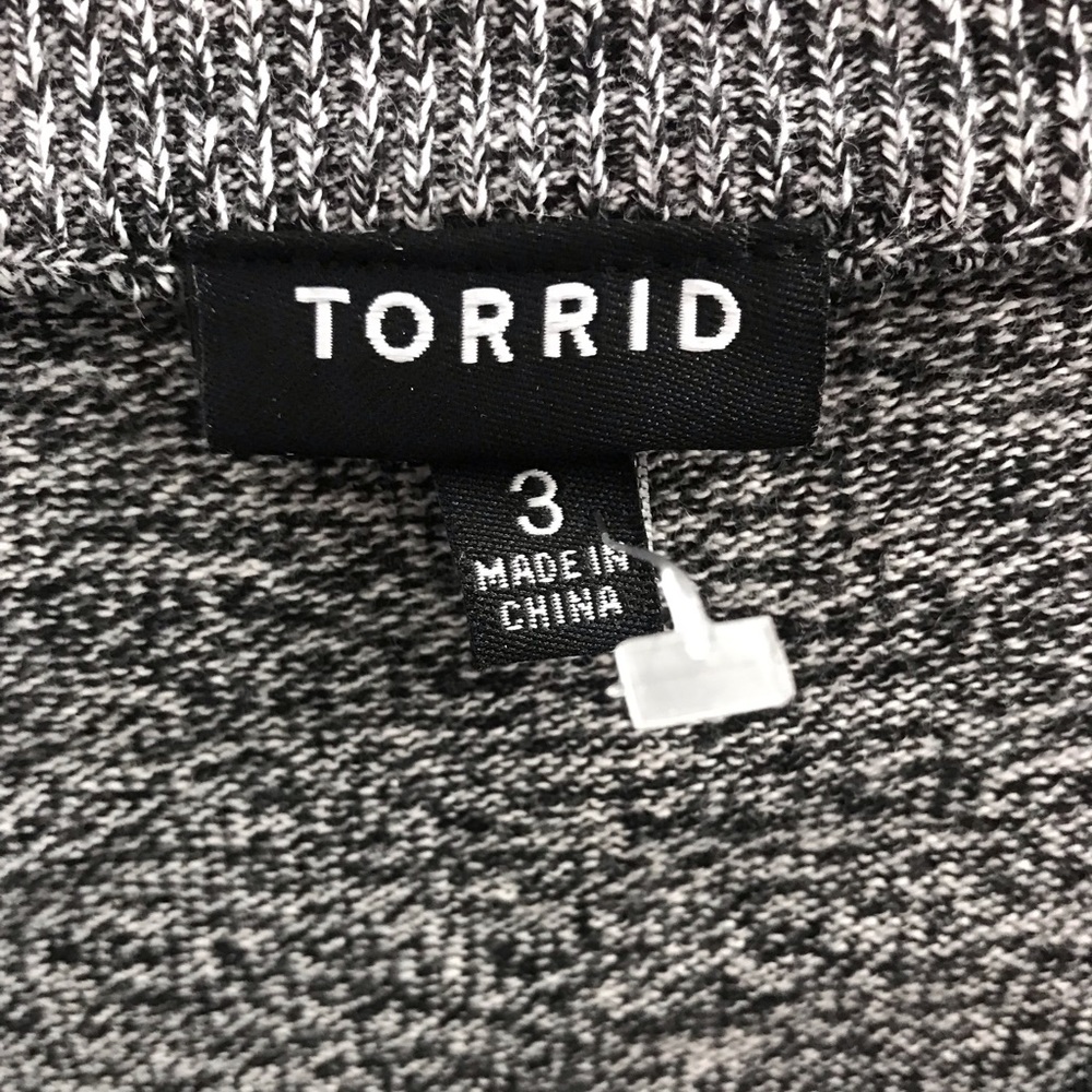 Torrid lips print crew neck sweater 100% cotton Size 3X - Picture 4 of 5